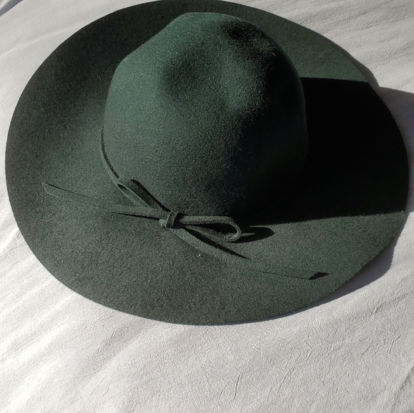 Accessories - Floppy Felt Hat in Hunter Green